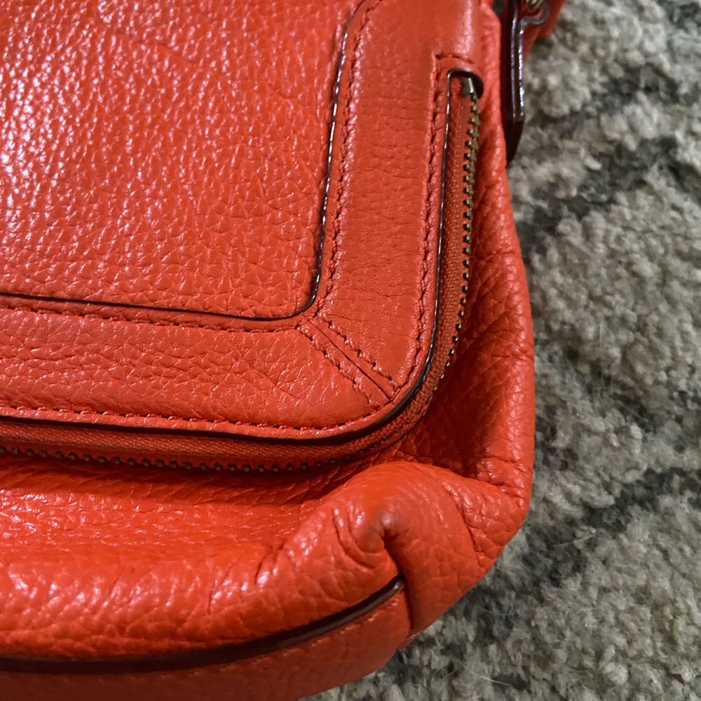 🧡 Pre-Loved Kate Spade Crossbody 🧡 - Picture 4 of 5